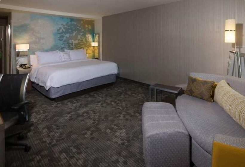 فندق Courtyard Bay City