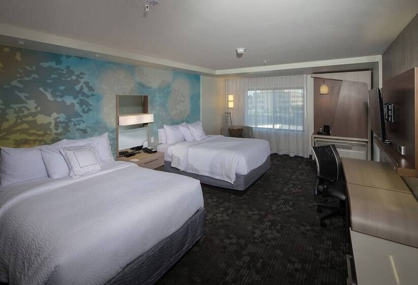 فندق Courtyard Bay City