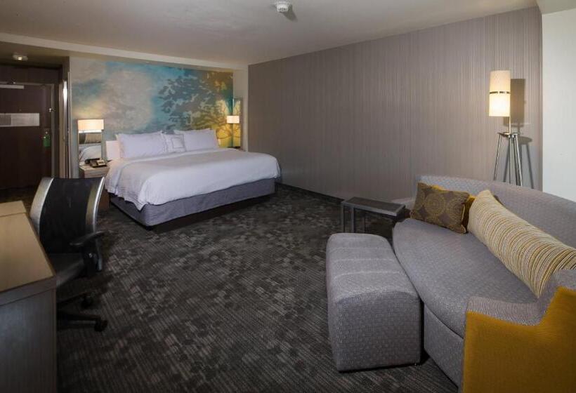 فندق Courtyard Bay City