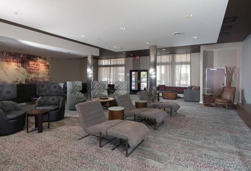 فندق Courtyard Bay City