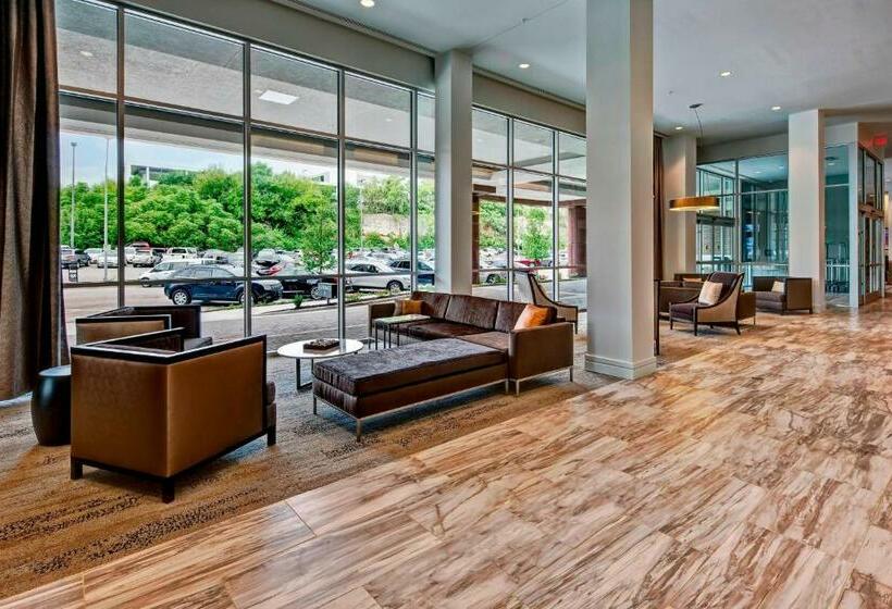 فندق Courtyard By Marriott Kansas City Downtown/convention Center