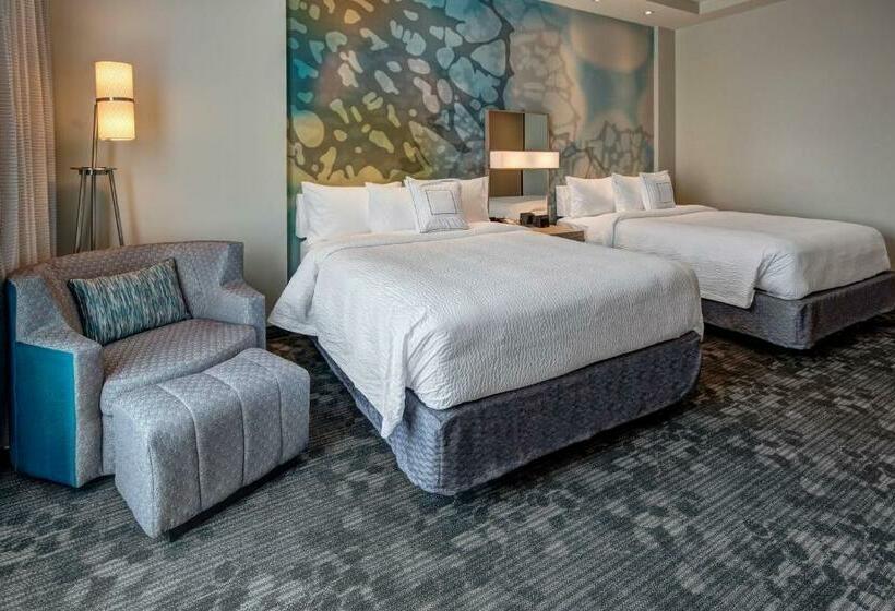 فندق Courtyard By Marriott Kansas City Downtown/convention Center