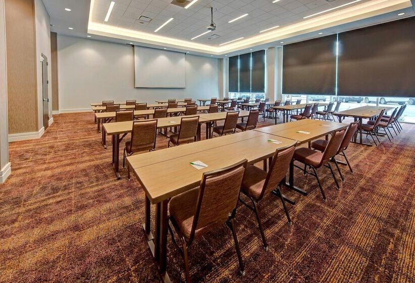 فندق Courtyard By Marriott Kansas City Downtown/convention Center