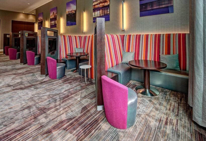 فندق Courtyard By Marriott Kansas City Downtown/convention Center