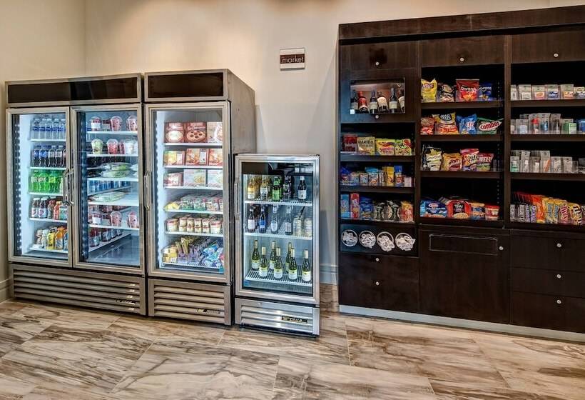 فندق Courtyard By Marriott Kansas City Downtown/convention Center