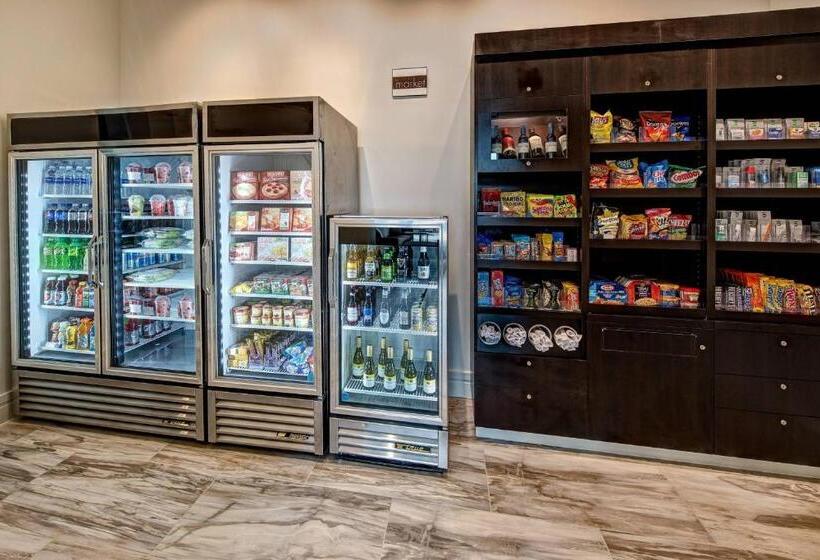 فندق Courtyard By Marriott Kansas City Downtown/convention Center