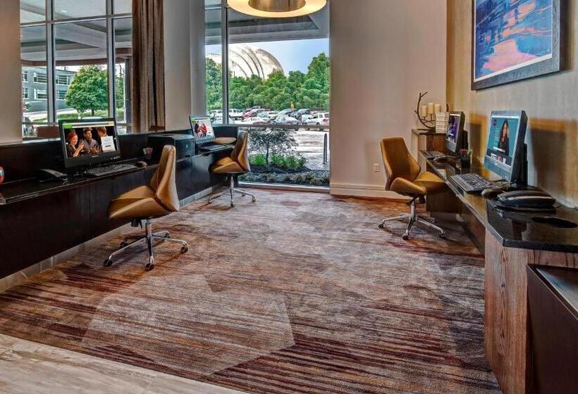 فندق Courtyard By Marriott Kansas City Downtown/convention Center