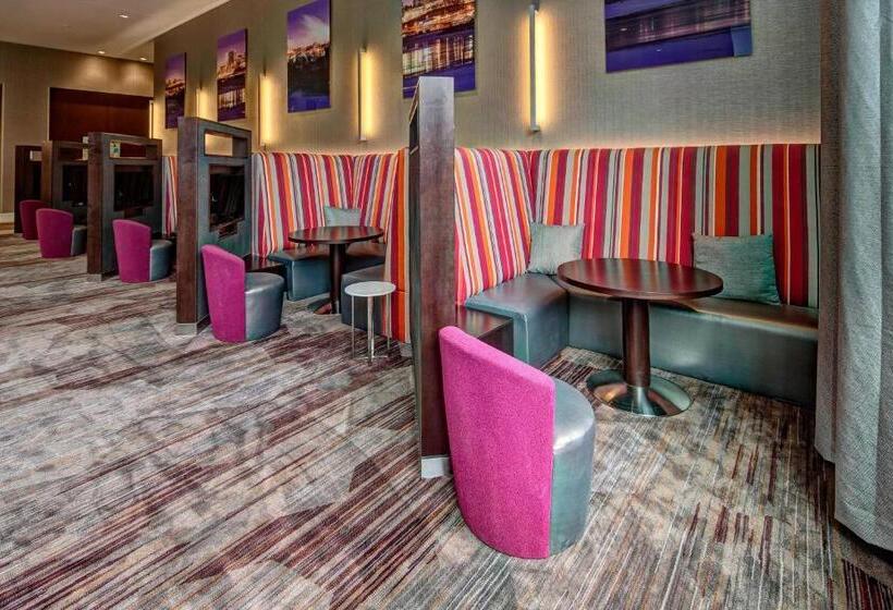 فندق Courtyard By Marriott Kansas City Downtown/convention Center