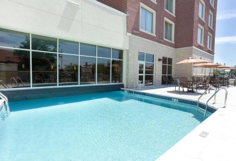 هتل Drury Inn & Suites Grand Rapids