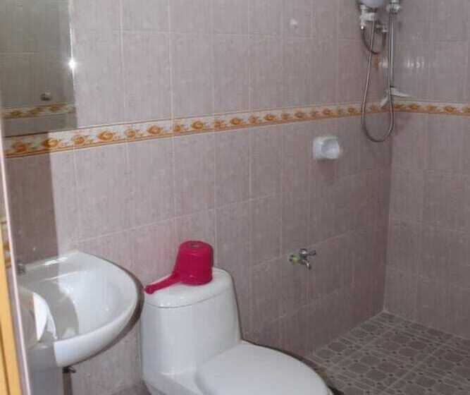 酒店 Golden Stallion Suites