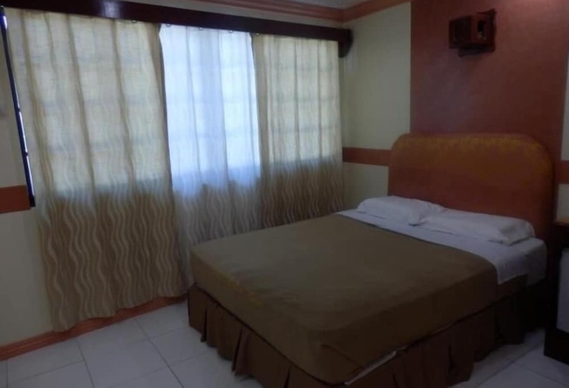 酒店 Golden Stallion Suites