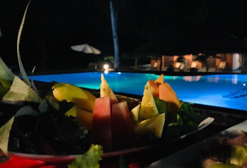 Отель Cabanas By Cloudz Sigiriya