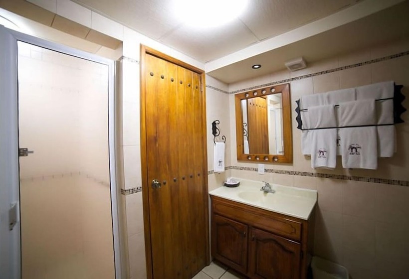 فندق Hacienda Del Sol