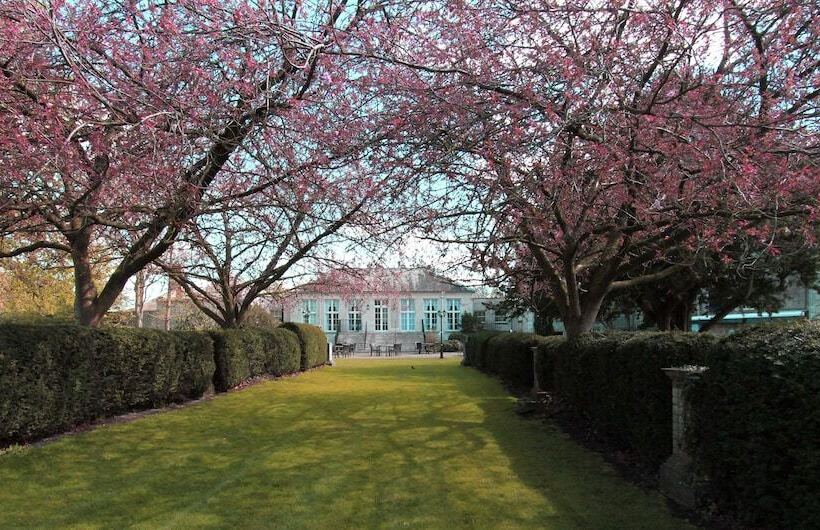 Hotel Hazlewood Castle & Spa