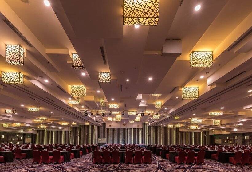 ホテル Holiday Inn Cikarang Jababeka, An Ihg