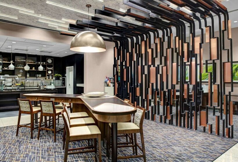 هتل Homewood Suites By Hilton Richmond Downtown