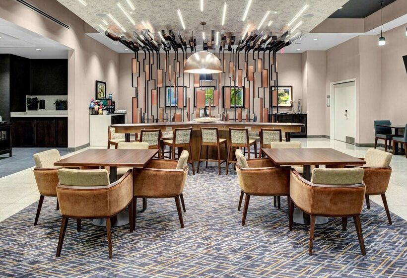 هتل Homewood Suites By Hilton Richmond Downtown