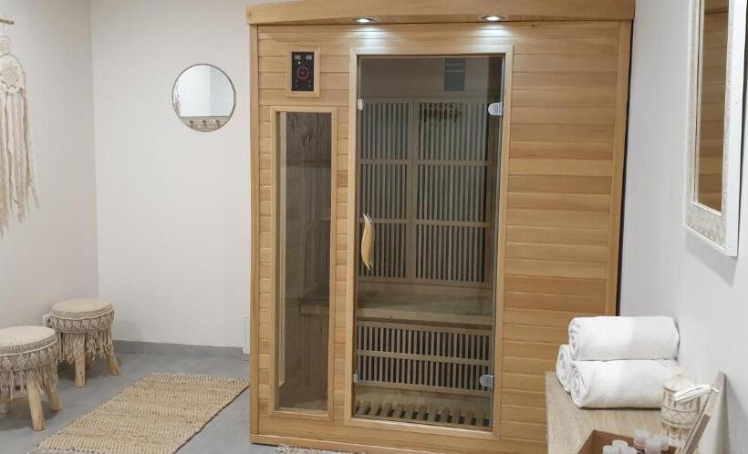 Отель Hôtel Althea   Piscine Et Sauna