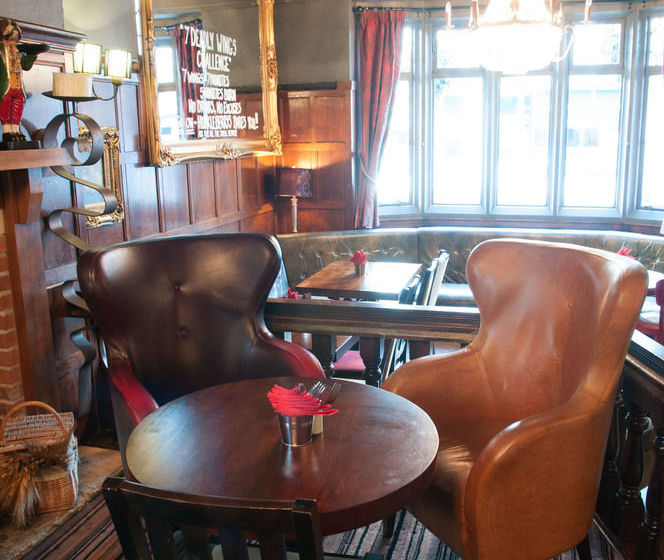 酒店 Huckleberrys Bar And Grill