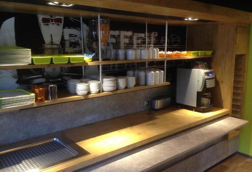 בית מלון כפרי Ibis Budget Caen Centre Gare