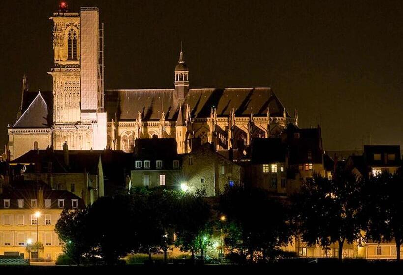 Отель Ibis Budget Nevers Varennes Vauzelles