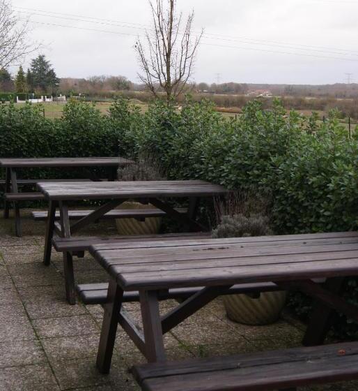 Отель Ibis Budget Nevers Varennes Vauzelles