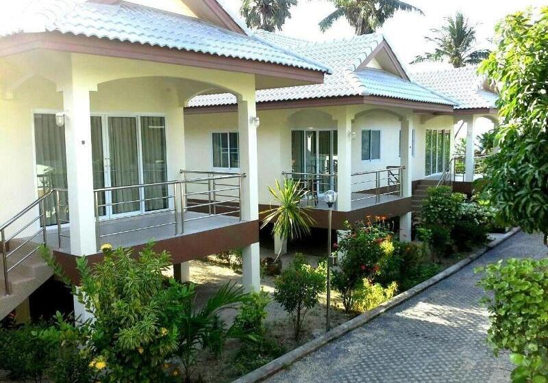 ホテル Krisada Beach Resort