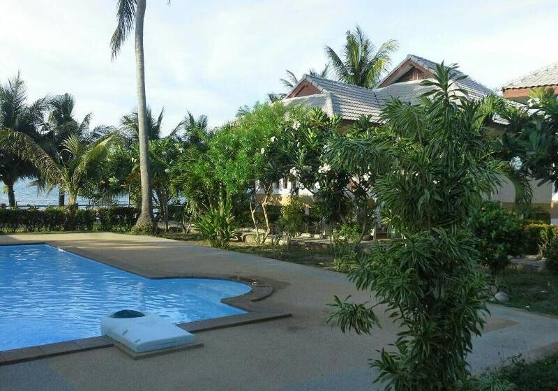 ホテル Krisada Beach Resort