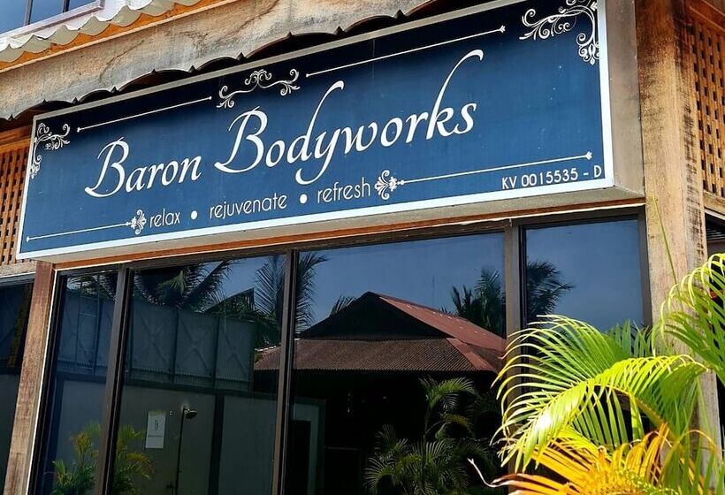 Отель Langgura Baron Resort