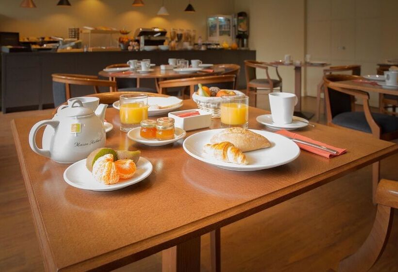 ホテル Montbriand Antony  Ancien Alixia