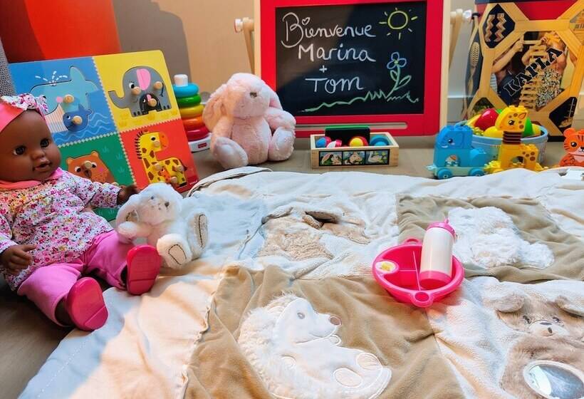 ホテル Montbriand Antony  Ancien Alixia