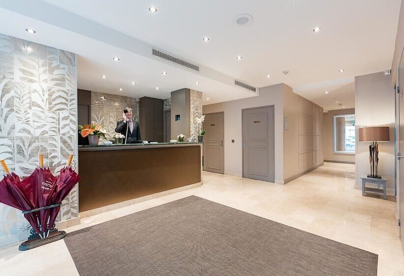 ホテル Montbriand Antony  Ancien Alixia