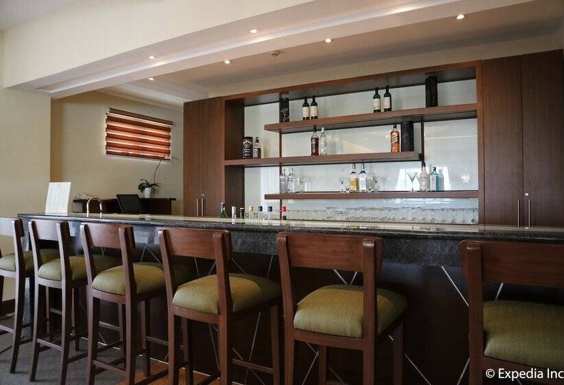 هتل Monticello Tagaytay