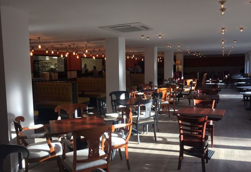 فندق Needham House