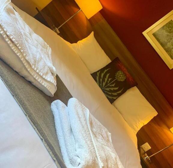 Отель Newburgh Inn