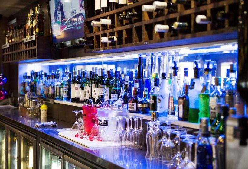 هتل Nightcap At Waterfront