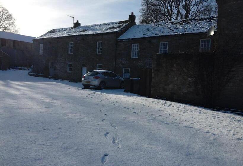 ホテル Old Coach House At The Golden Lion