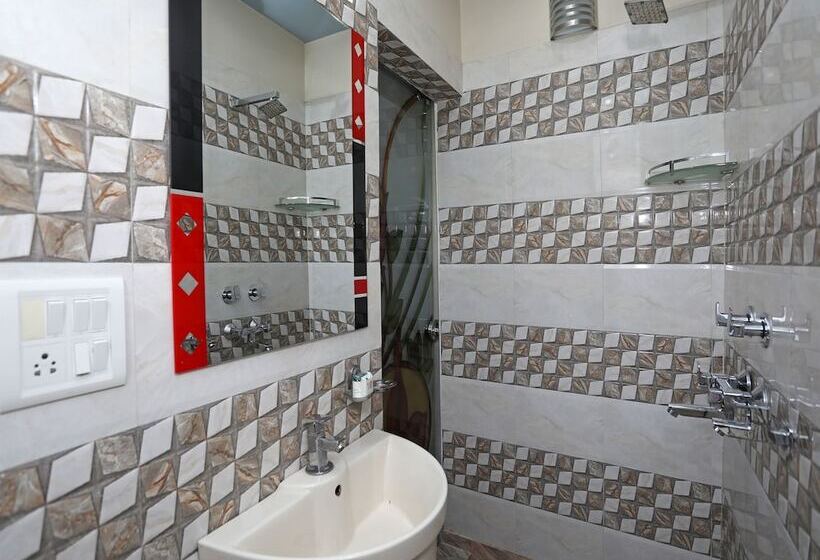 호텔 Oyo Rooms Near Railway Station Meerut