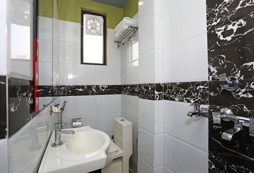 호텔 Oyo Rooms Near Railway Station Meerut