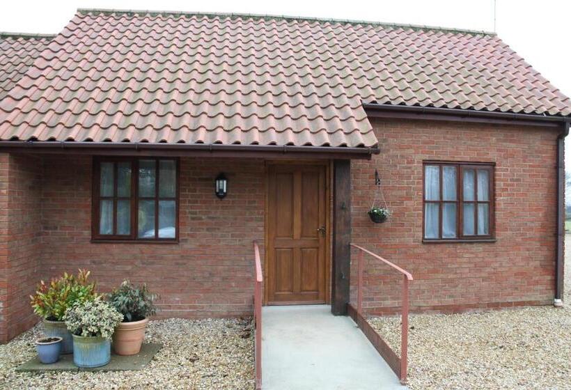 בית מלון כפרי The Red Lion Inn