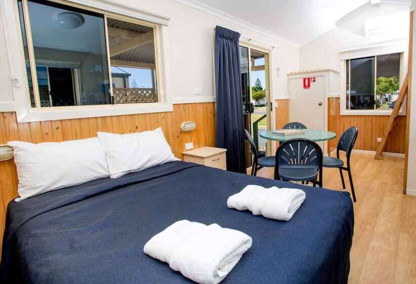 בית מלון כפרי Reflections Evans Head   Holiday Park