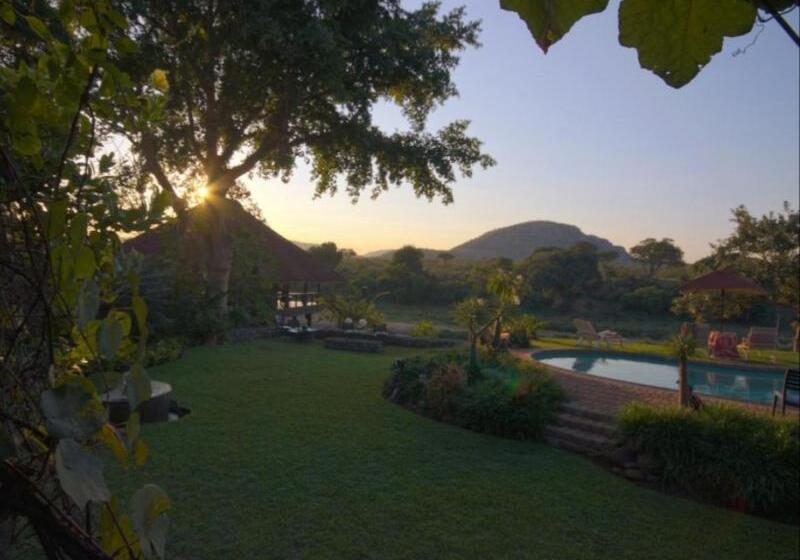 Отель River House Lodge