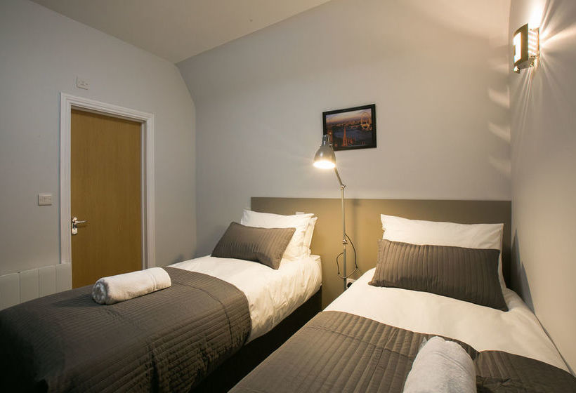 فندق Townhouse 16 Ilford Hill