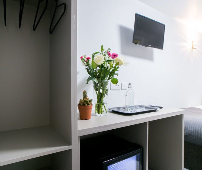 فندق Townhouse 16 Ilford Hill