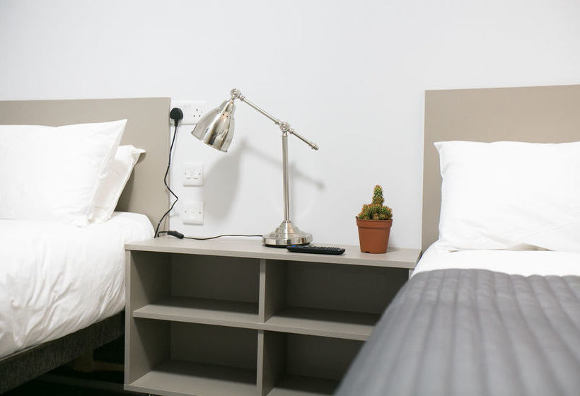 فندق Townhouse 16 Ilford Hill