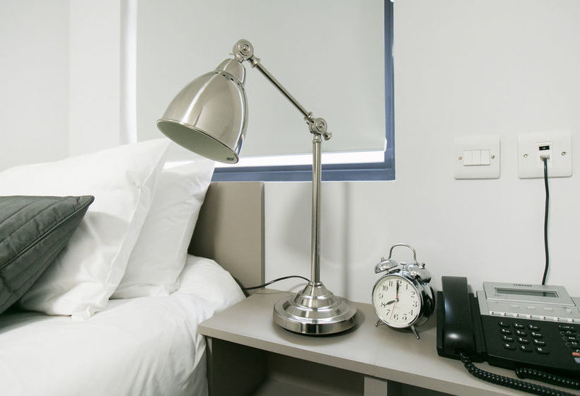 فندق Townhouse 16 Ilford Hill