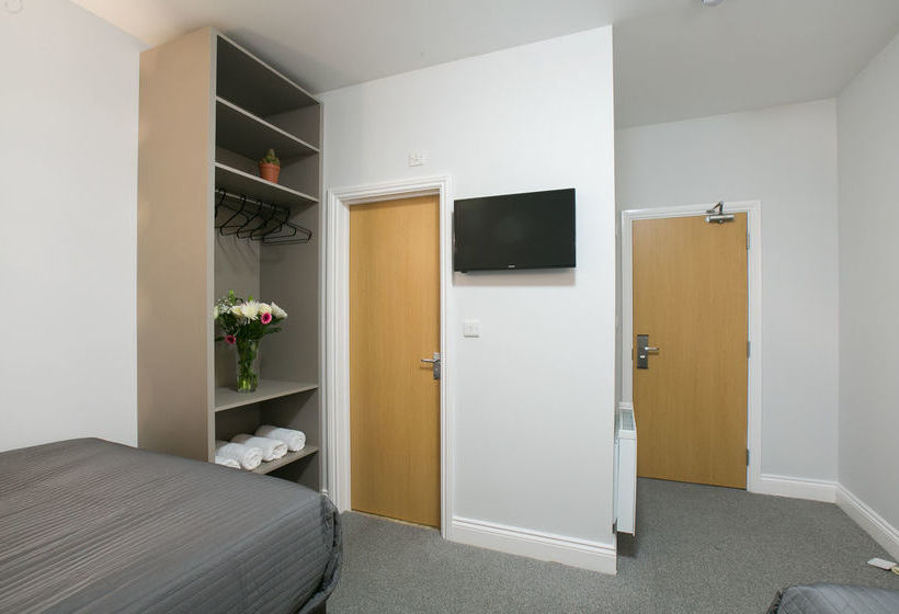 فندق Townhouse 16 Ilford Hill