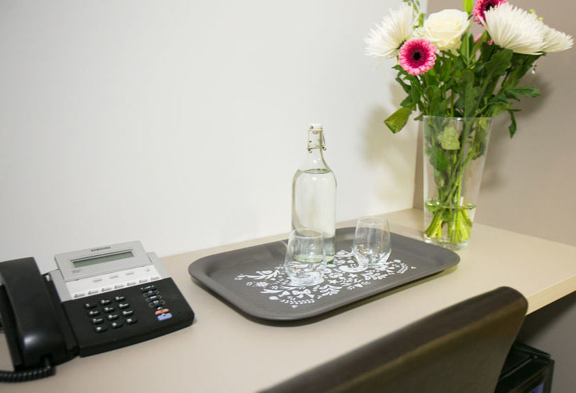 فندق Townhouse 16 Ilford Hill