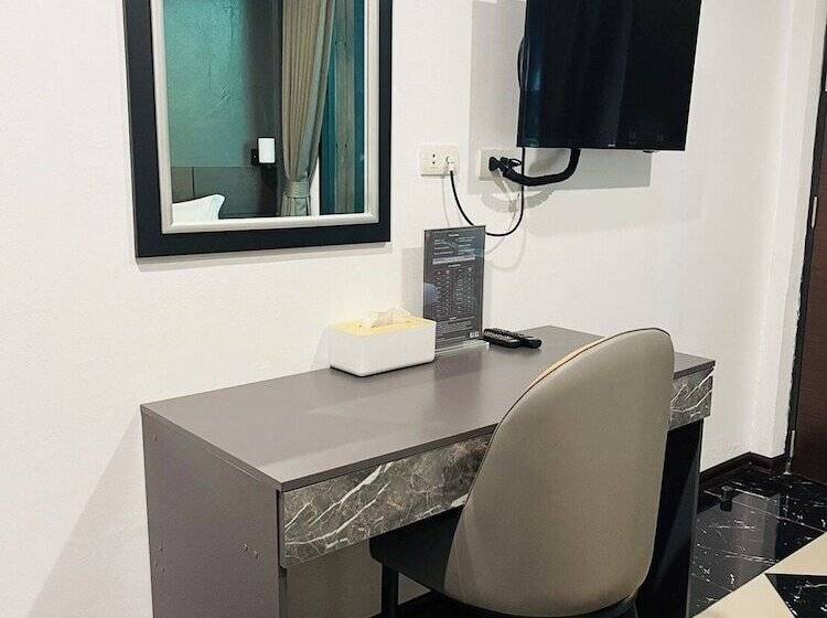 Отель The Chess Samui