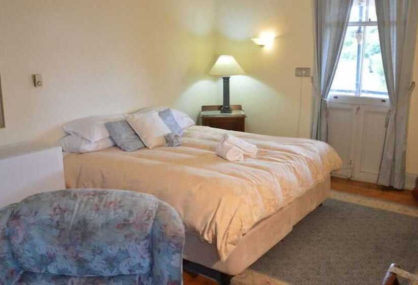 בית מלון כפרי The Old Vic Inn